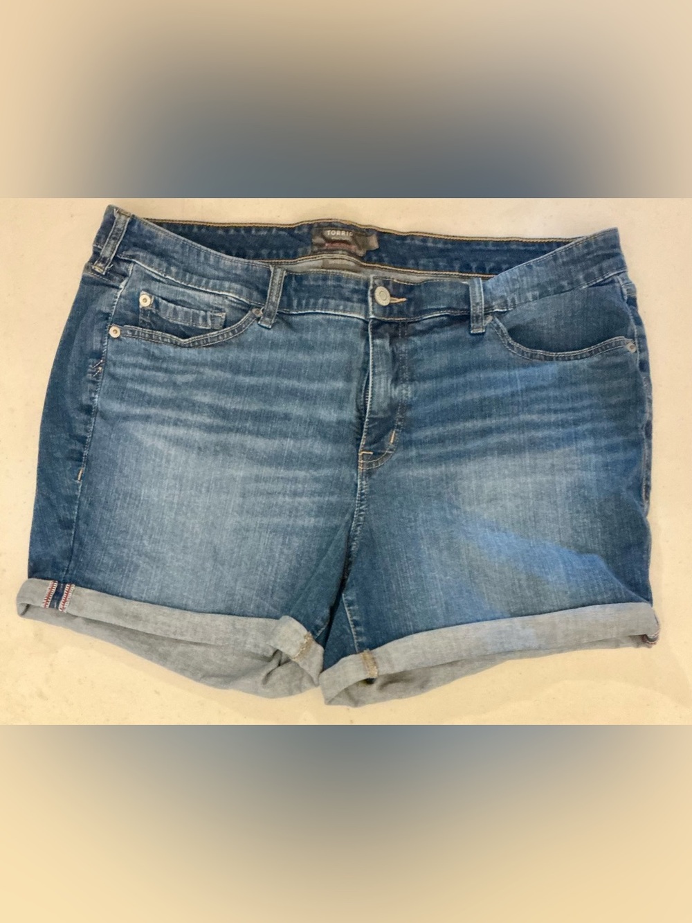 Torrid Mid Rise Mid Shorts Size 20 Vintage Stretch Cuffed Denim Shorts